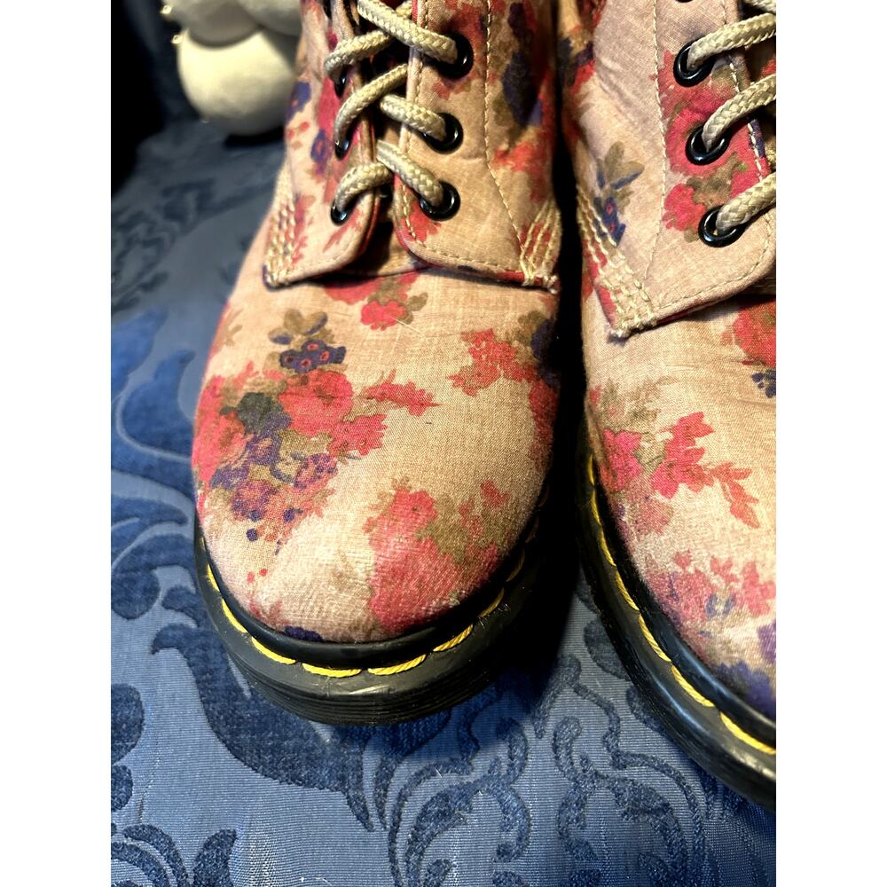 Dr Martens Castel Floral Cream and Pink size 8/EU 39 - Picture 5 of 8